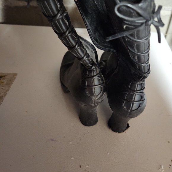 Boots - Picture 3 of 3